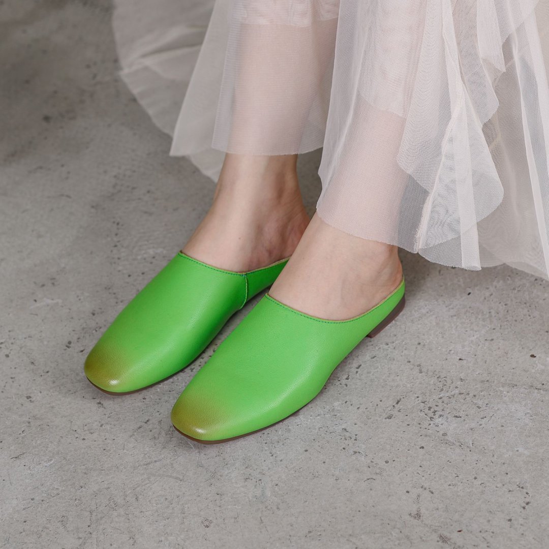 Women's cowhide mules W02 image 2